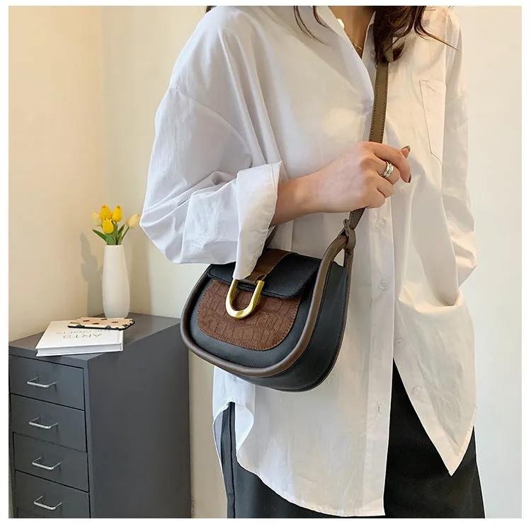 CL1021 - Korean Trendy Messenger Bag