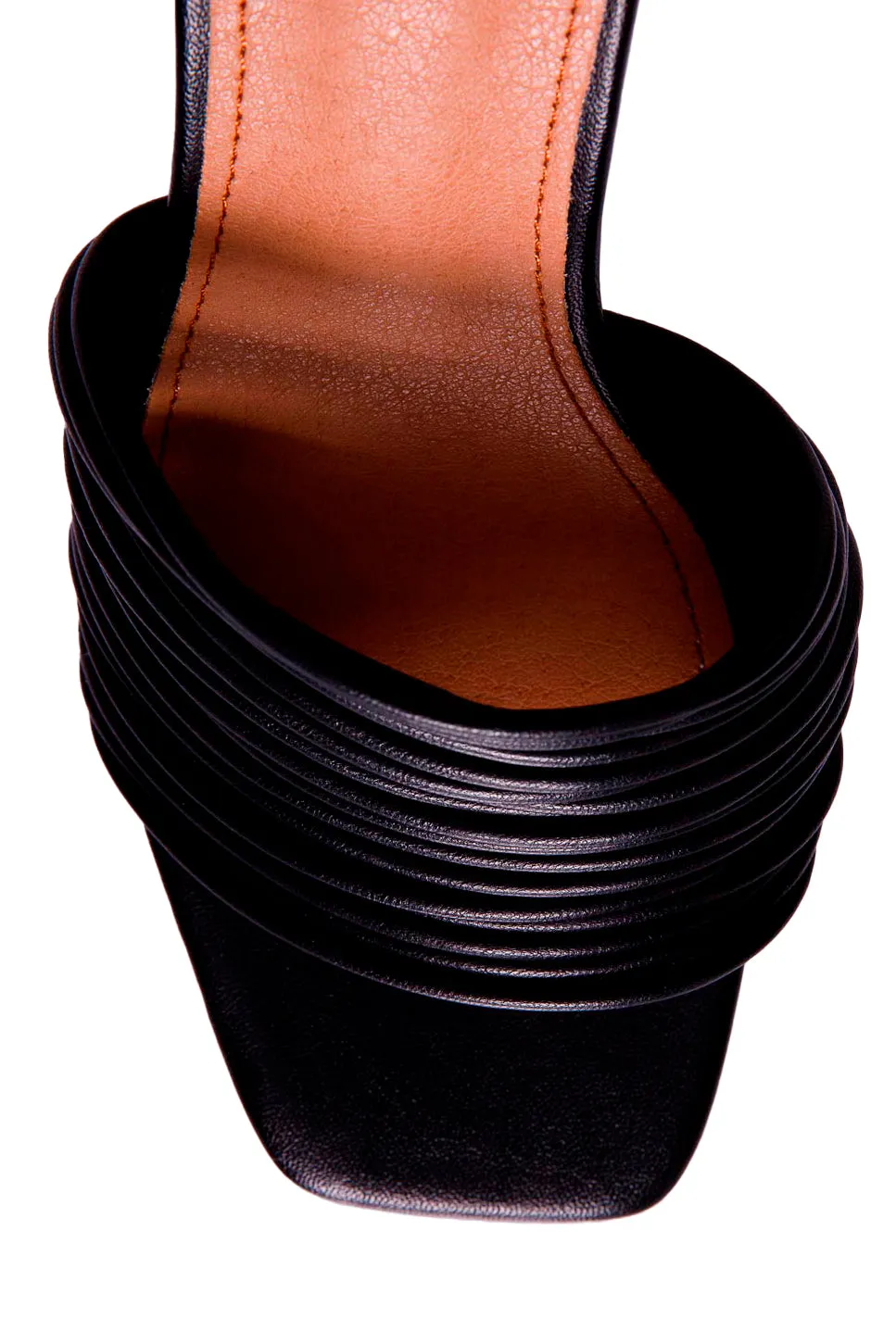 HIGH HEELS
