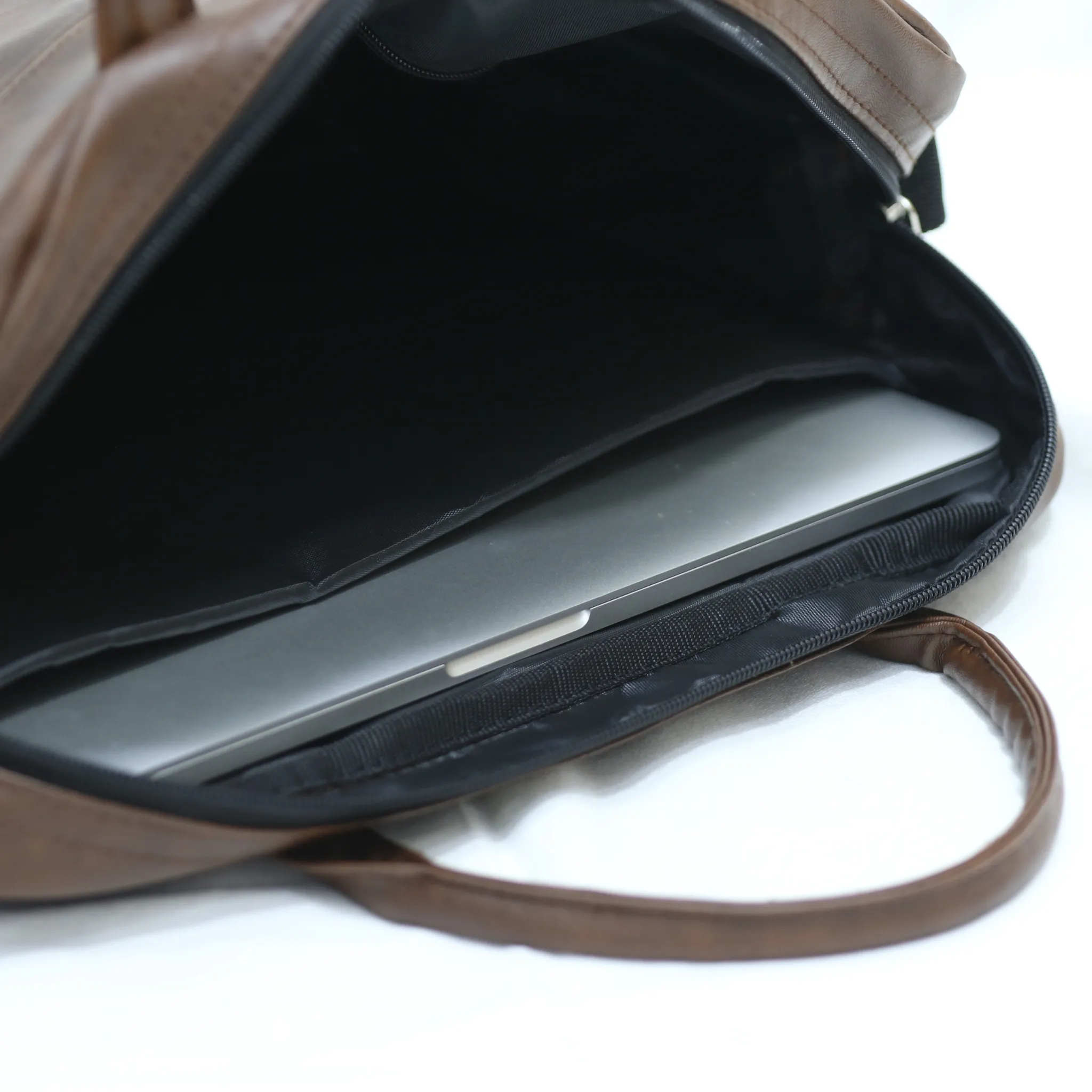 LBG01 – Premium Quality Laptop Bag